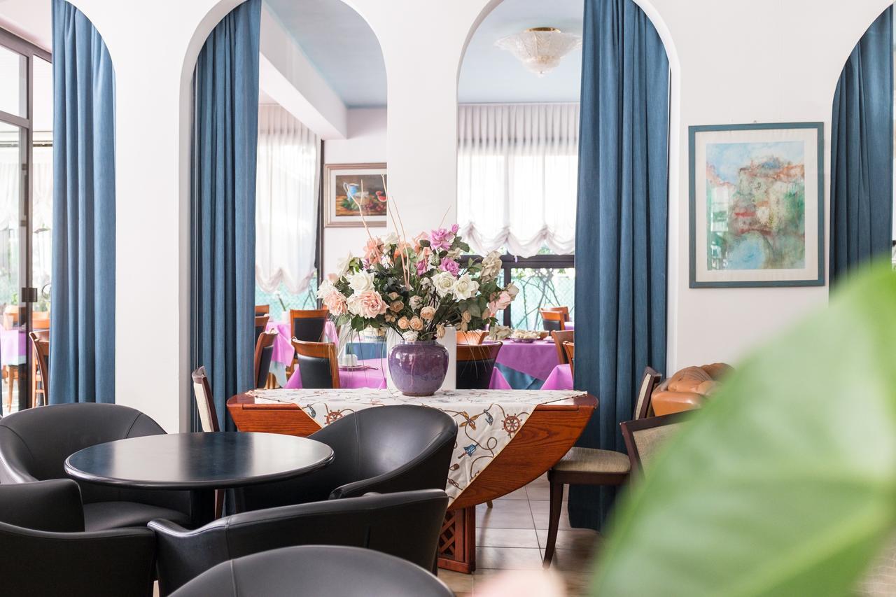 Hotel Barbiani Rimini Luaran gambar