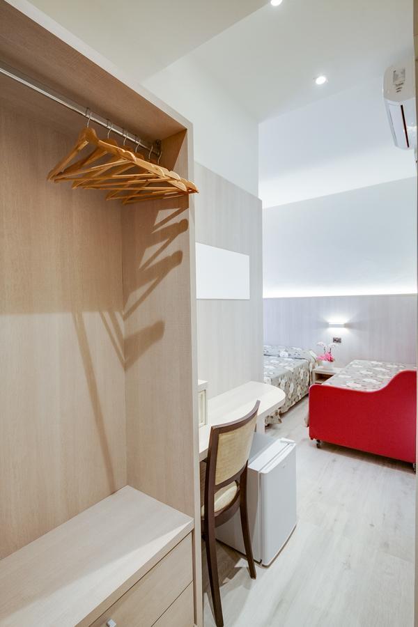 Hotel Barbiani Rimini Luaran gambar